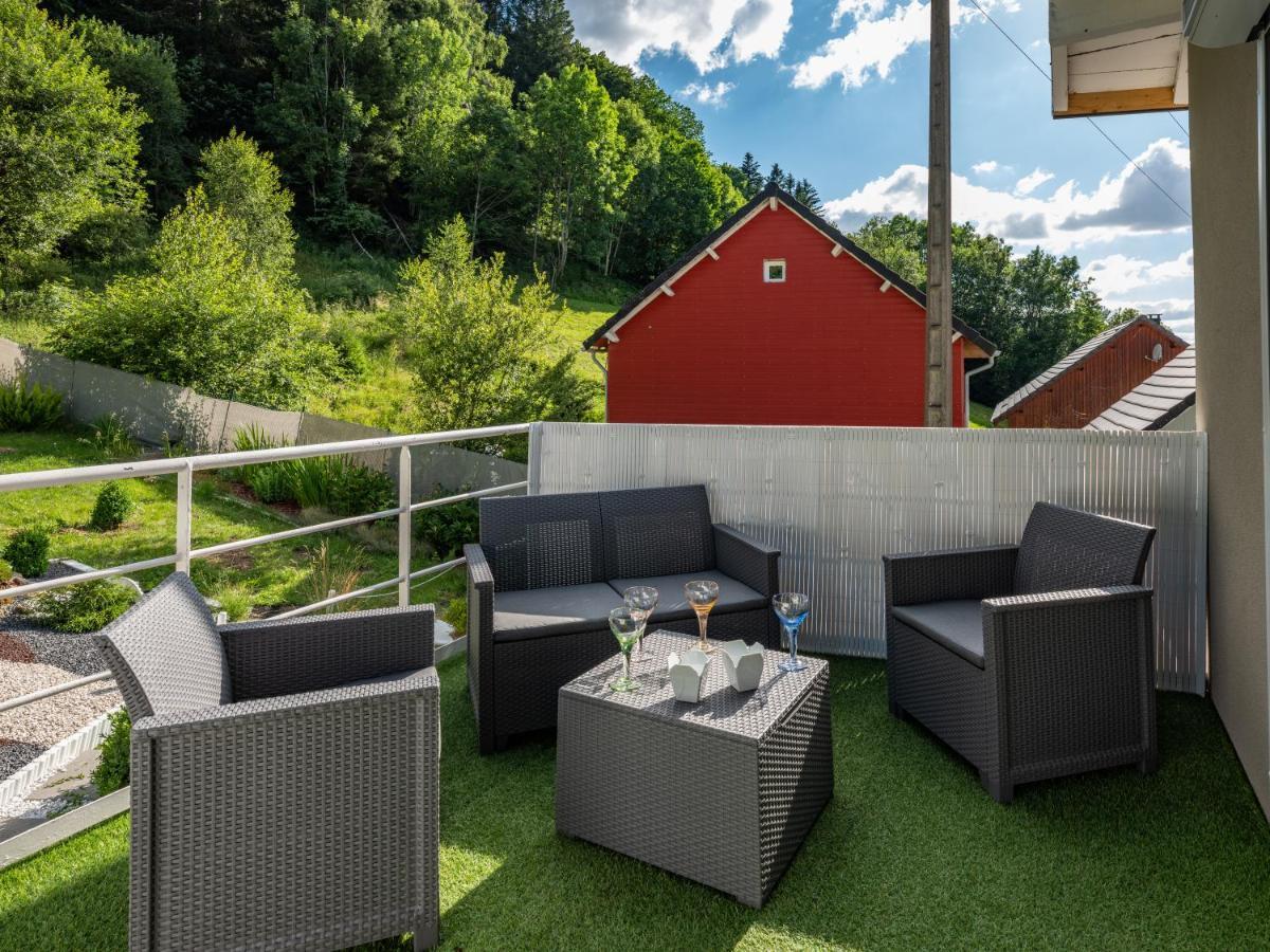 Stunning 4-Bed House In La Bourboule Villa Buitenkant foto