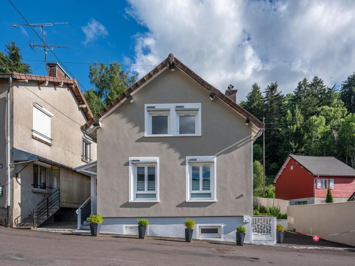 Stunning 4-Bed House In La Bourboule Villa Buitenkant foto