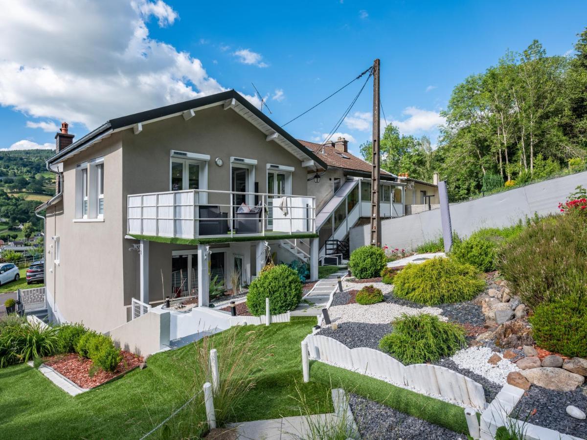 Stunning 4-Bed House In La Bourboule Villa Buitenkant foto