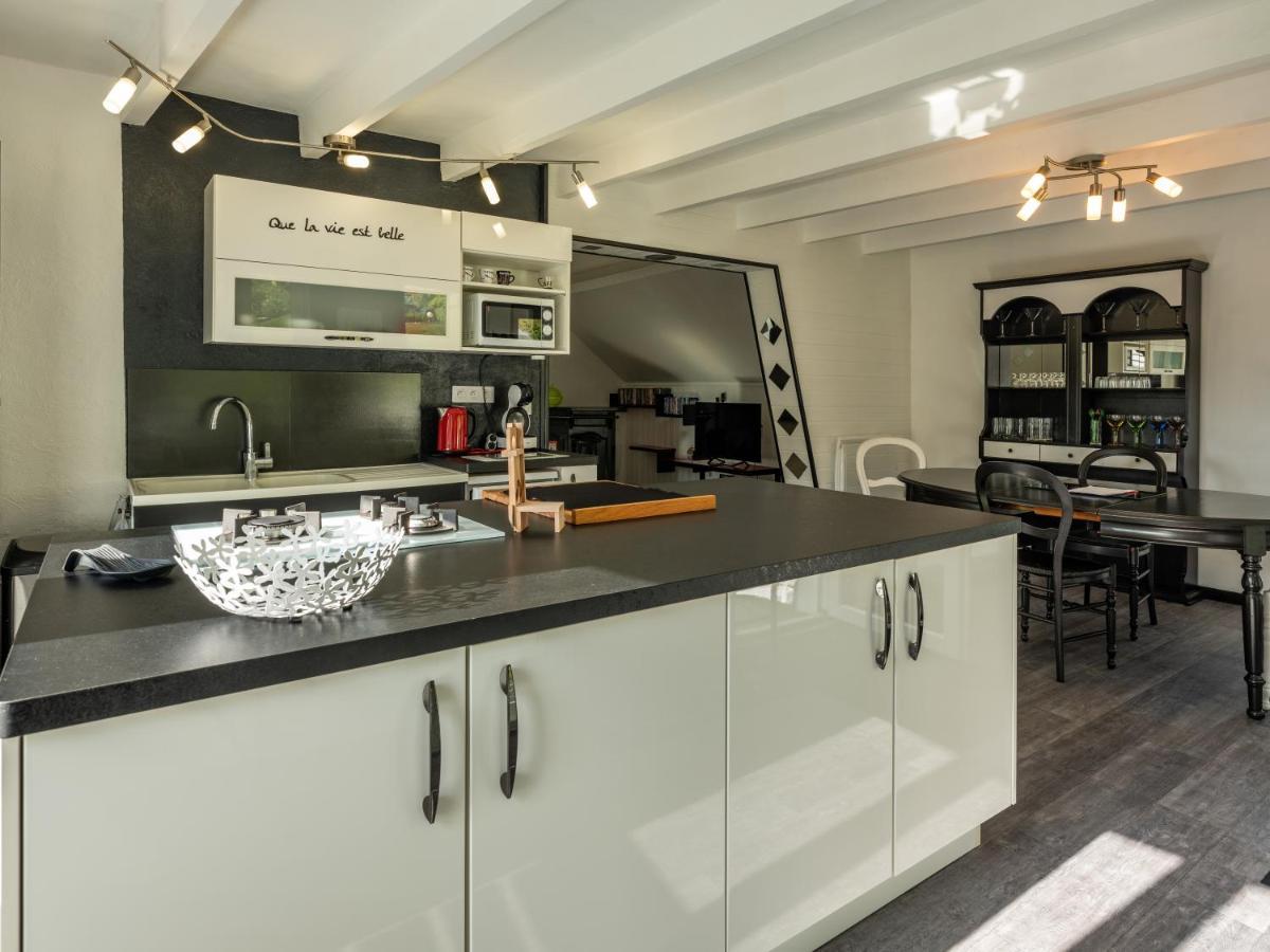 Stunning 4-Bed House In La Bourboule Villa Buitenkant foto